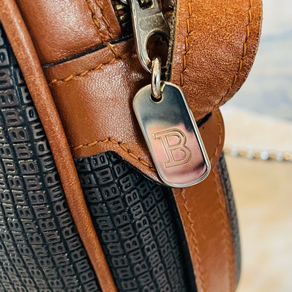 Bally Vintage Leather Crossbody Bag - Made in Italy with COA! - Picture 11 of 17
